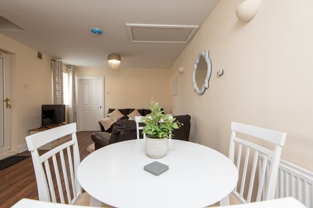 Modern ground floor apartment - View 4