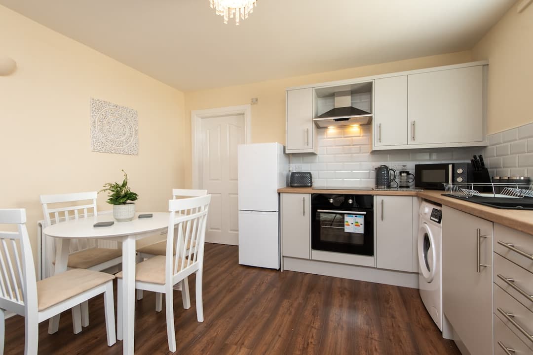 Modern ground floor apartment - View 7