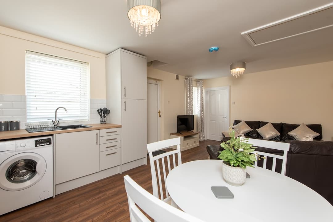 Modern ground floor apartment - View 9