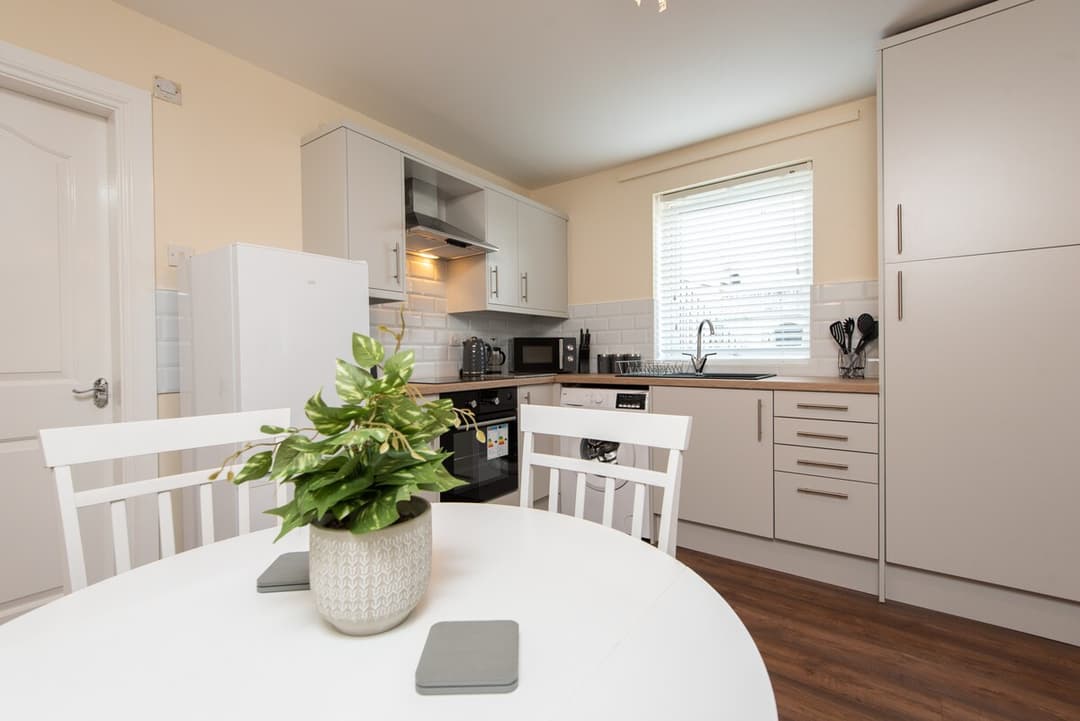 Modern ground floor apartment - View 10