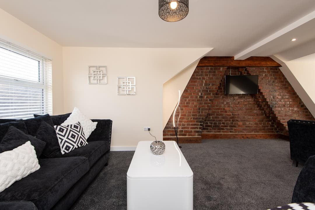 2 Bedroom Home Langley Park - View 2