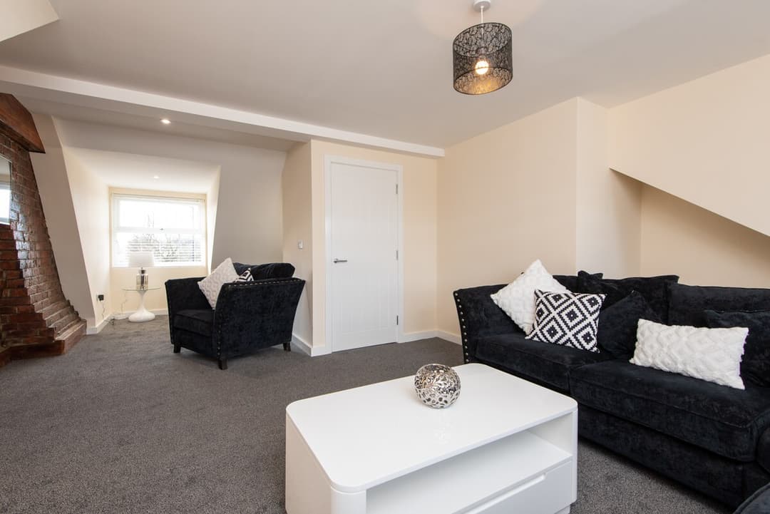 2 Bedroom Home Langley Park - View 3