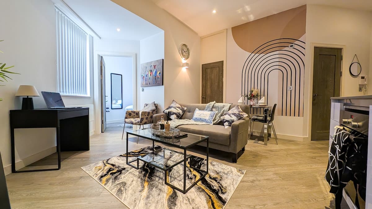 1 Bedroom Apartment