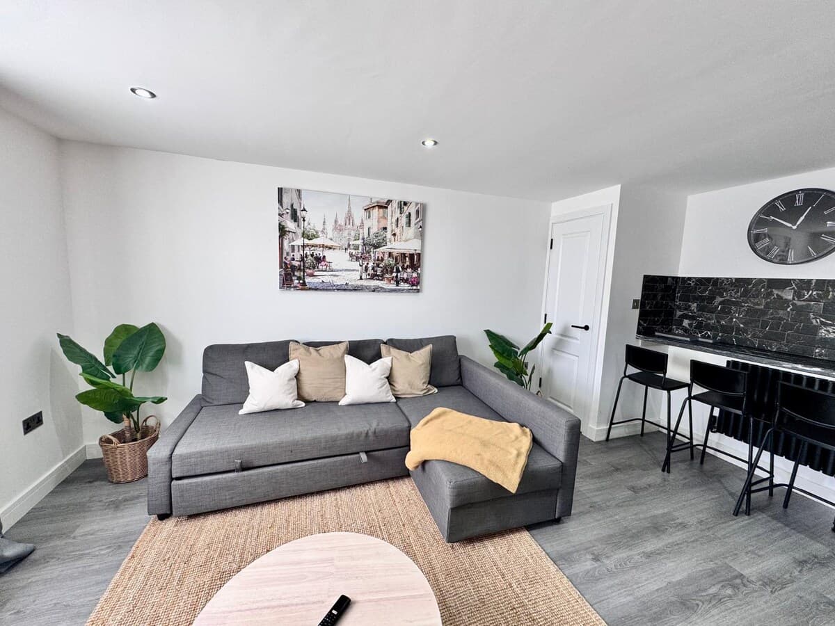2 Bedroom Apartment