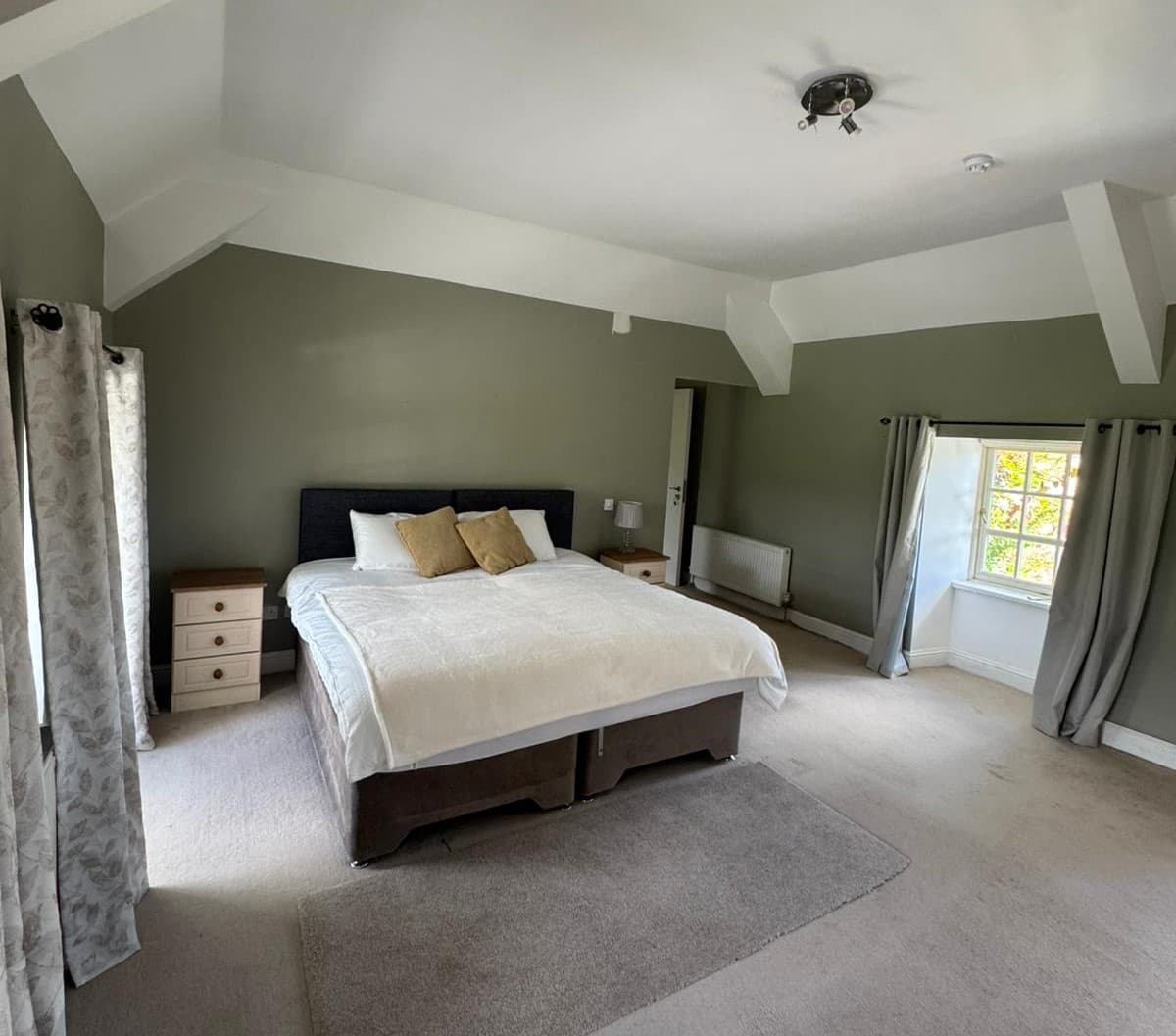 5 Bedroom Apartment
