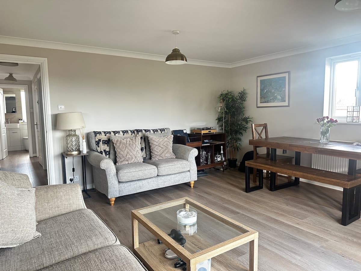 2 Bedroom Apartment