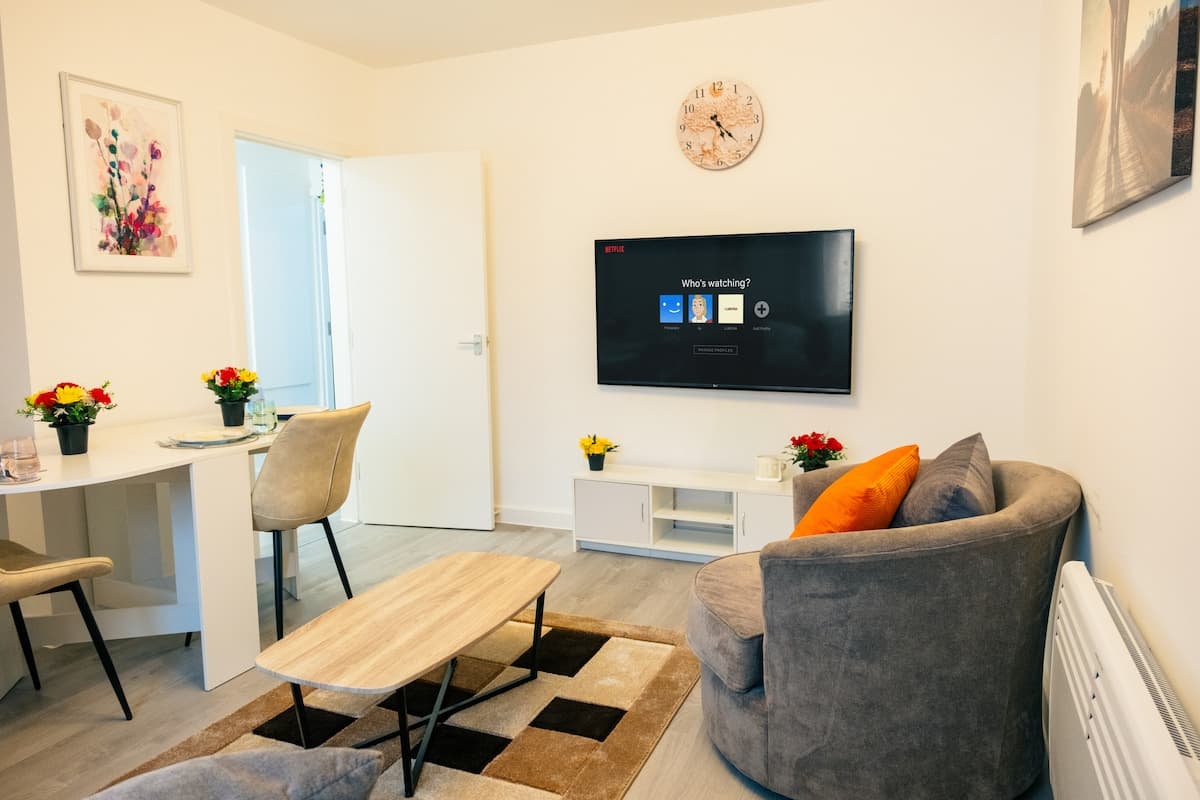 2 Bedroom Apartment
