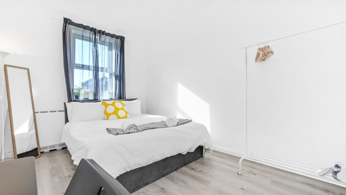 1 Bedroom Apartment