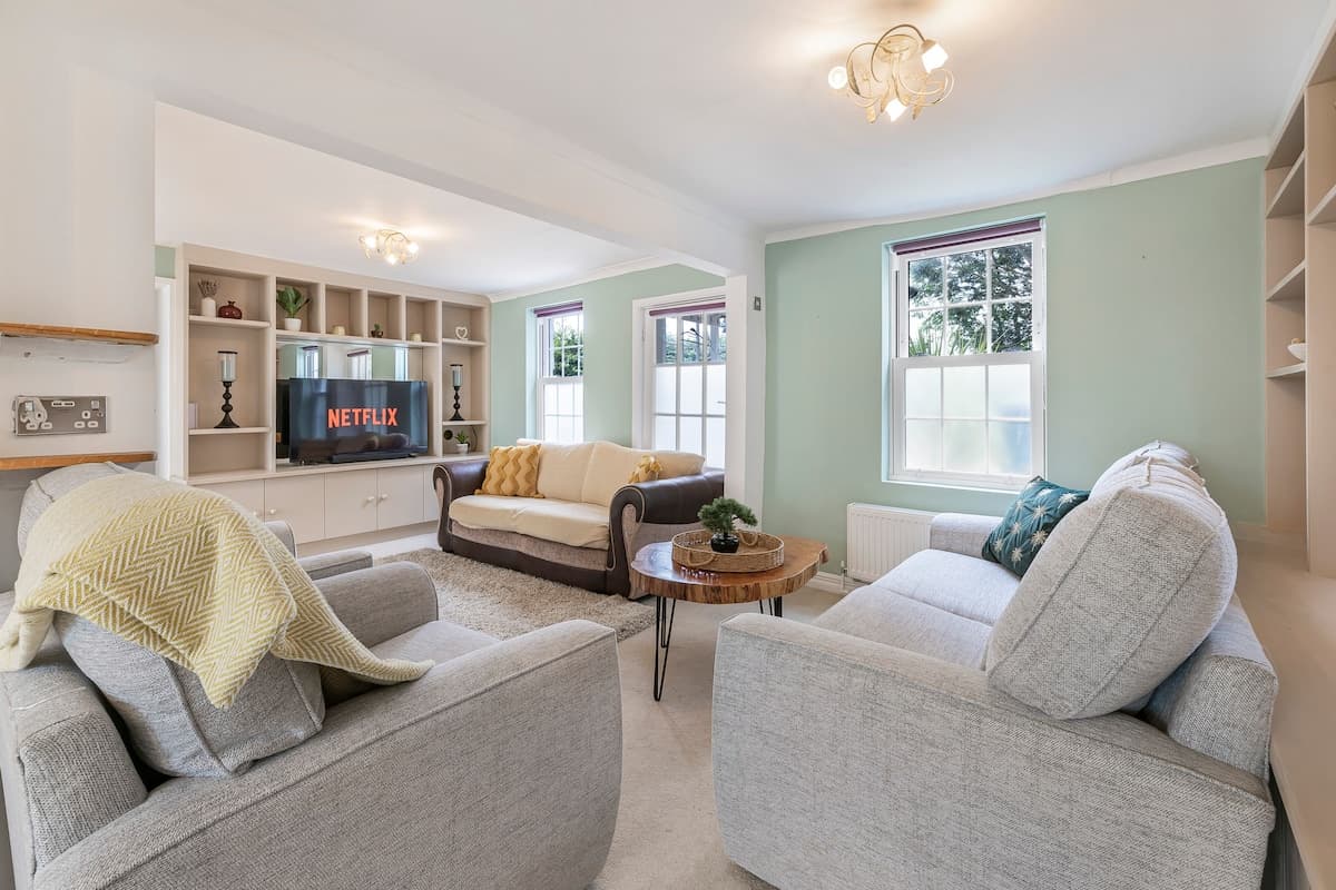 5 Bedroom Apartment