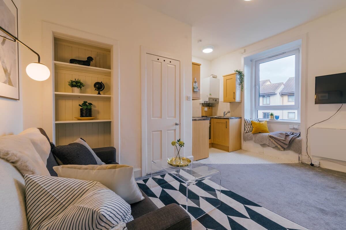 1 Bedroom Apartment