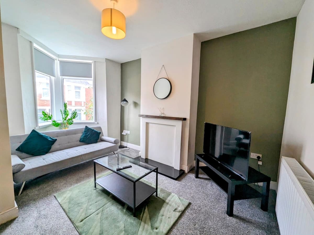 2 Bedroom House