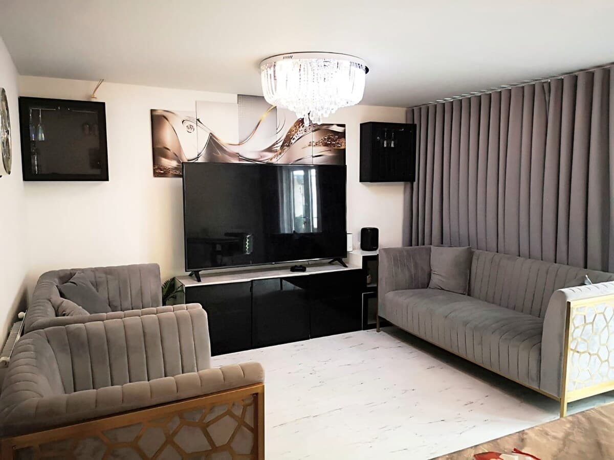 5 Bedroom House