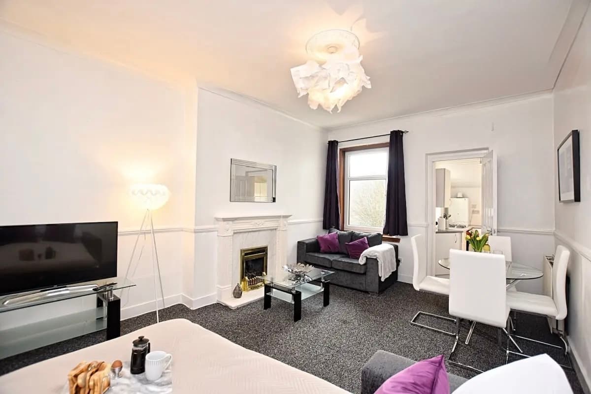 1 Bedroom Apartment
