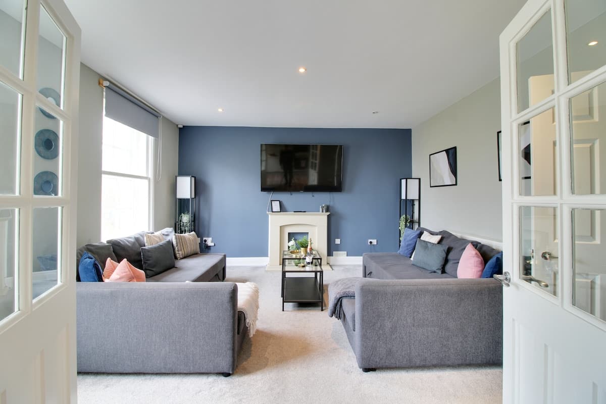 2 Bedroom Apartment