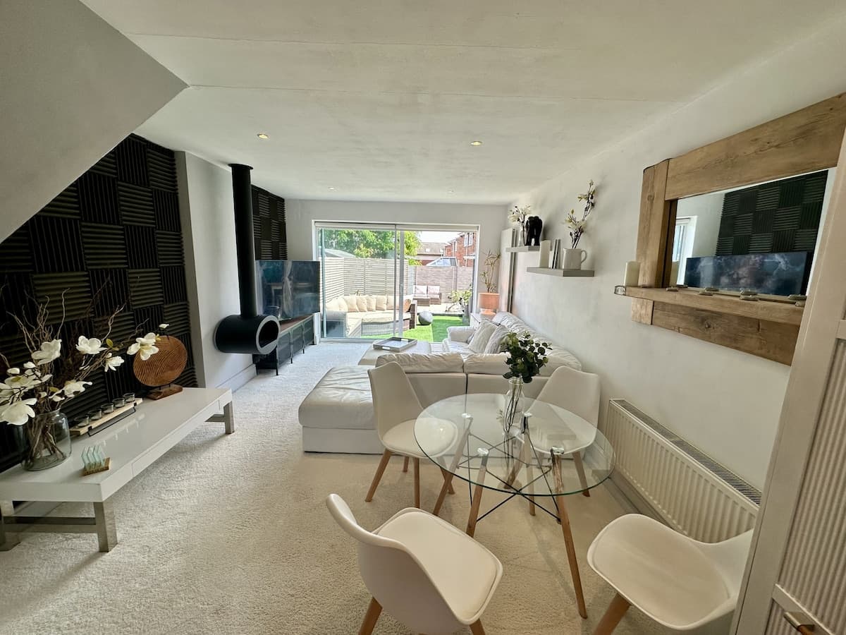 2 Bedroom House