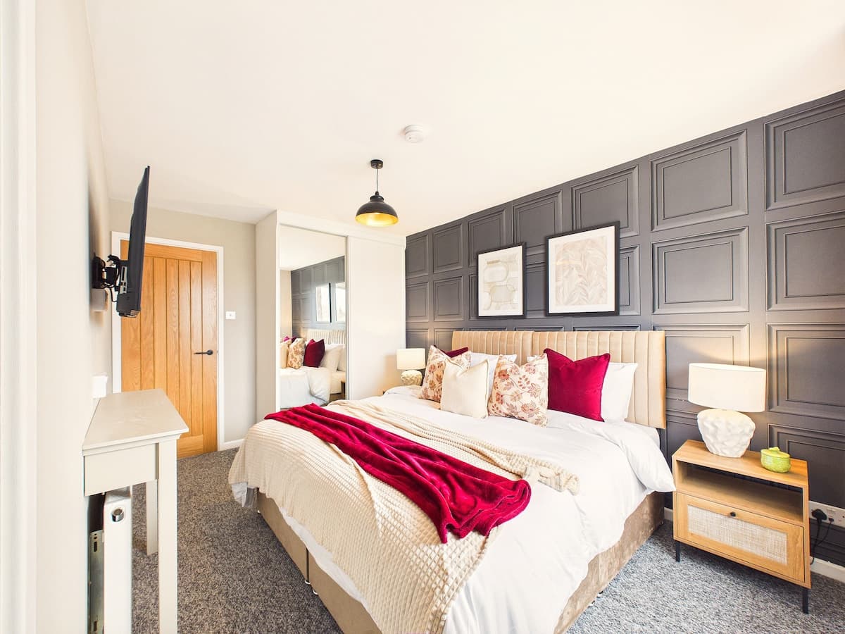 5 Bedroom House