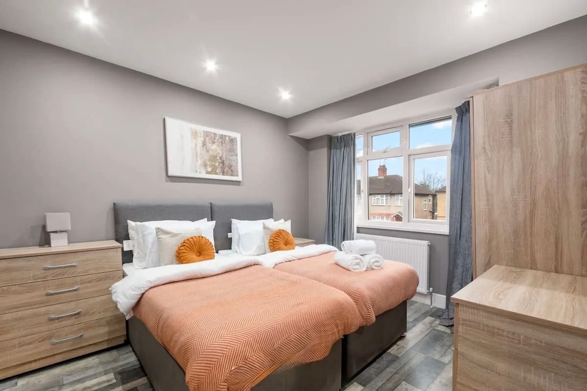 5 Bedroom House
