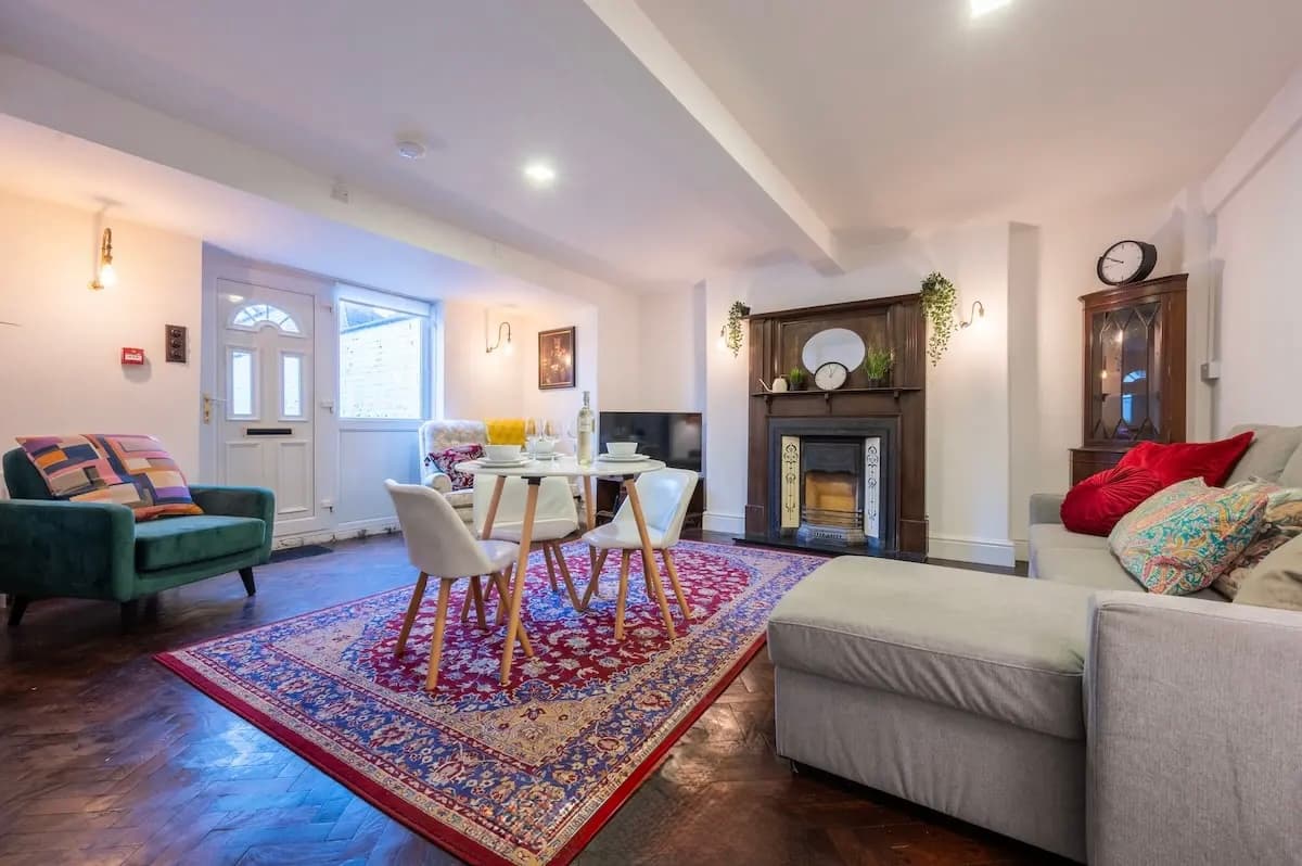 1 Bedroom Apartment