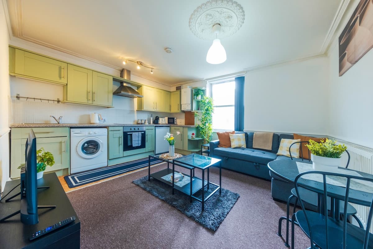 1 Bedroom Apartment