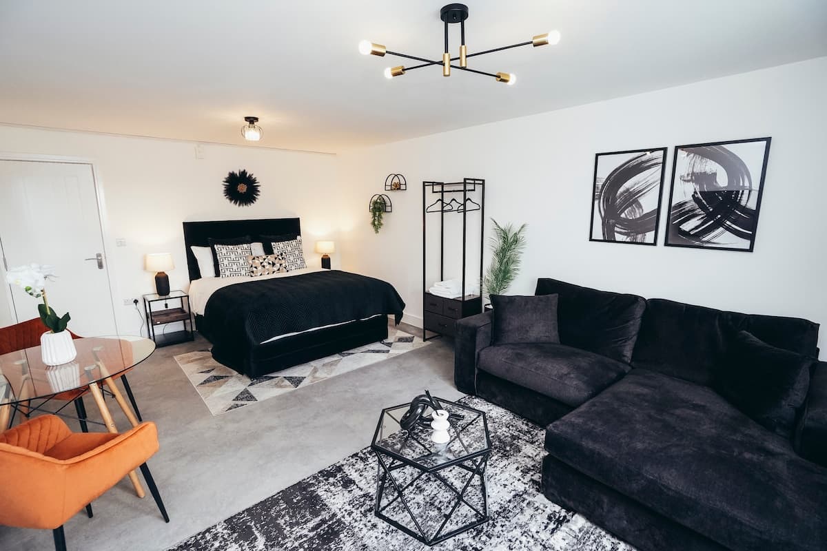 1 Bedroom Apartment