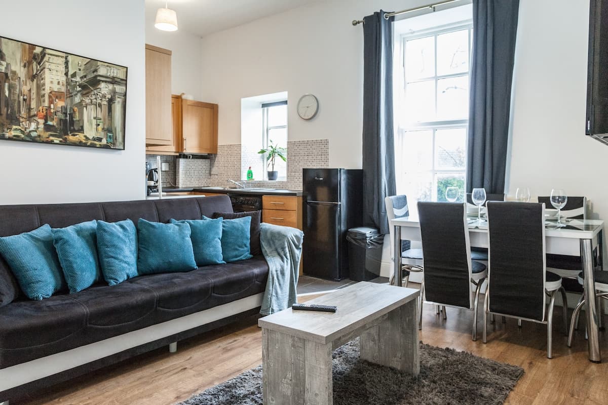2 Bedroom Apartment