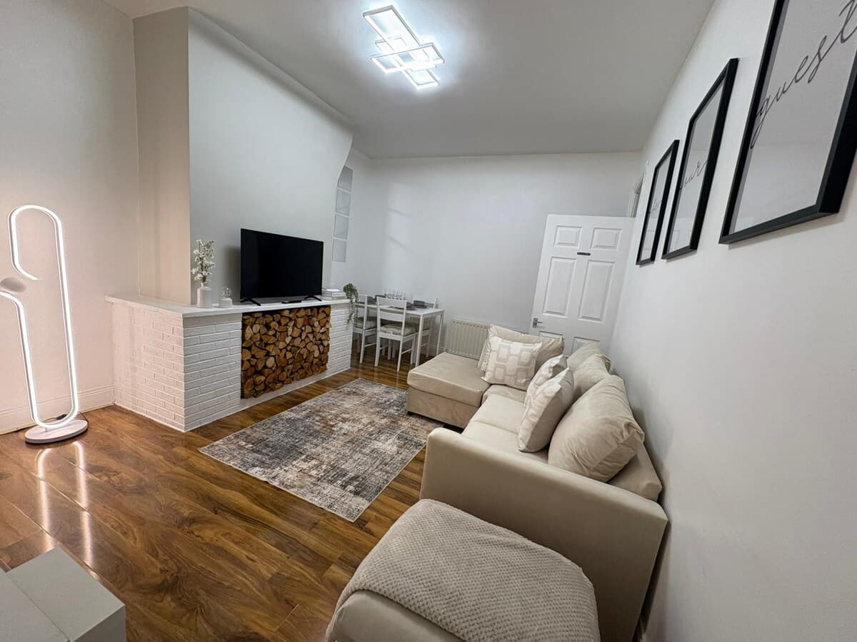 2 Bedroom Apartment