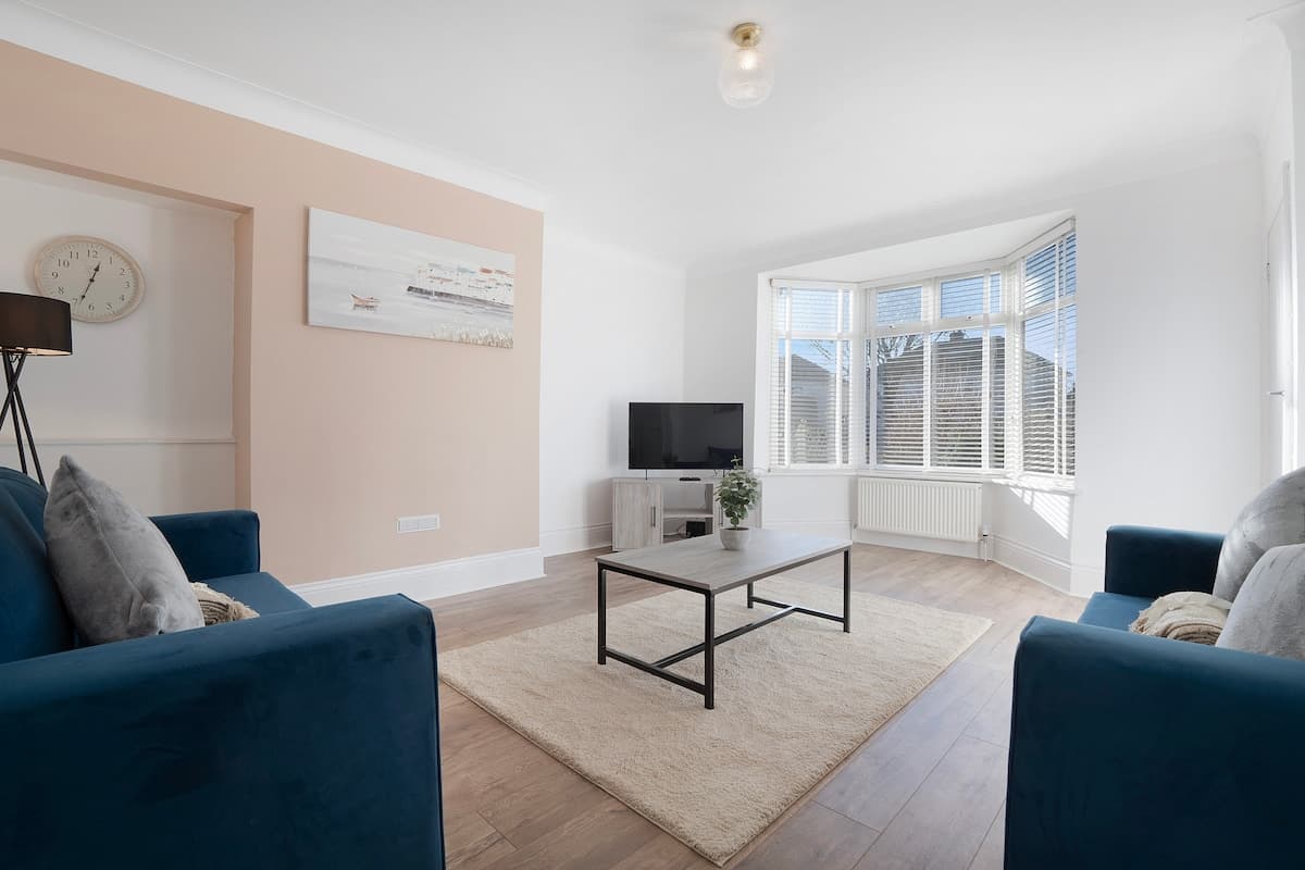 2 Bedroom House