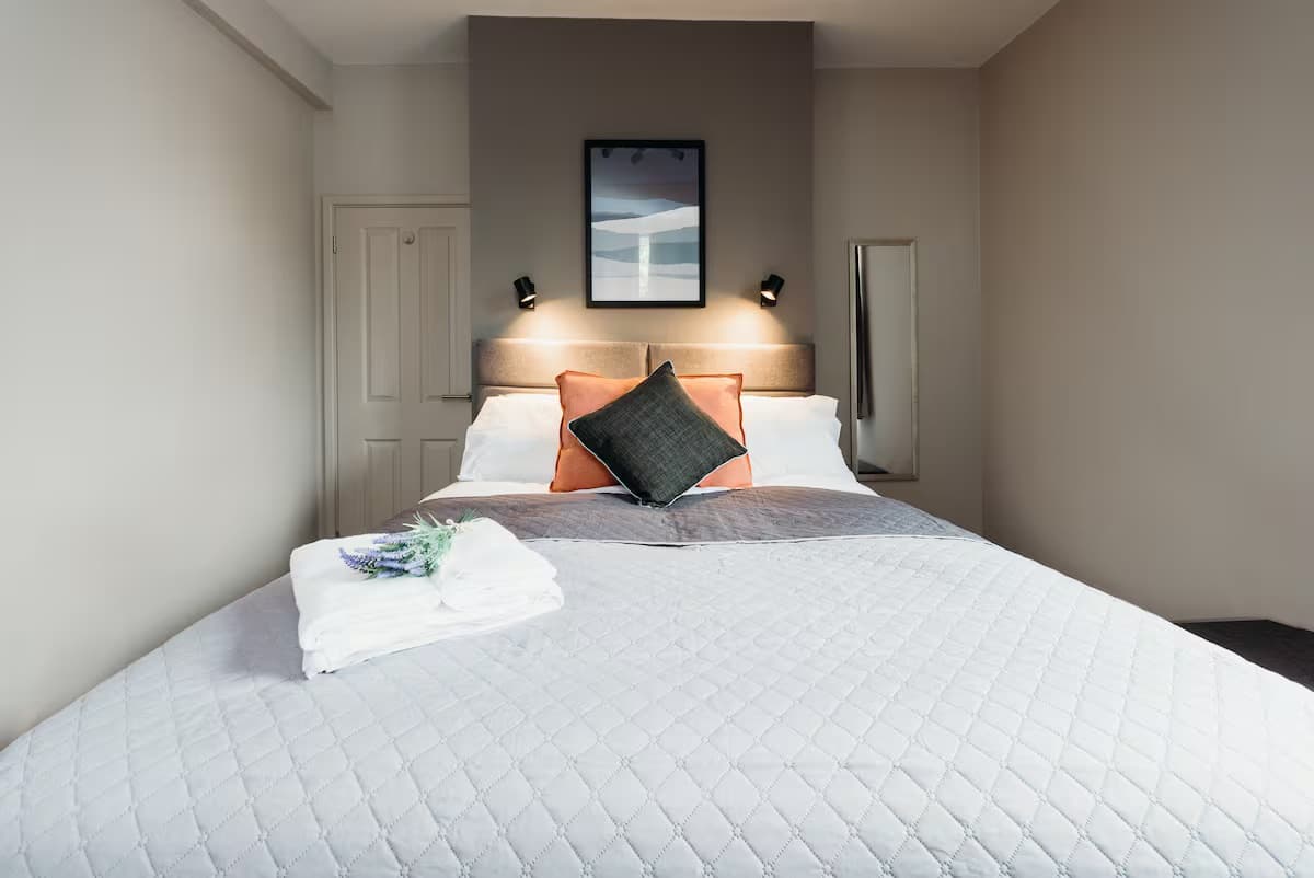 1 Bedroom Apartment
