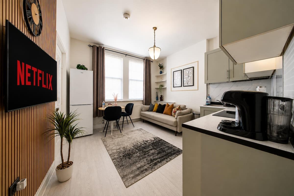 1 Bedroom Apartment