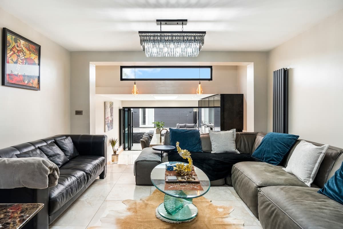 5 Bedroom House