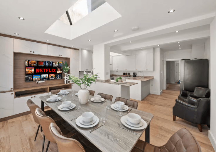 6 Bedroom House